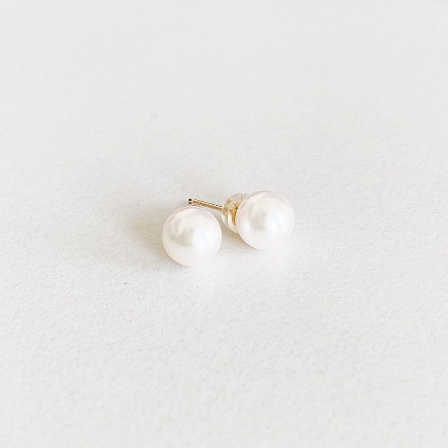 RAQIE Jewelry + Accessories | 18k Gold Pearl Stud Earrings | Raqie